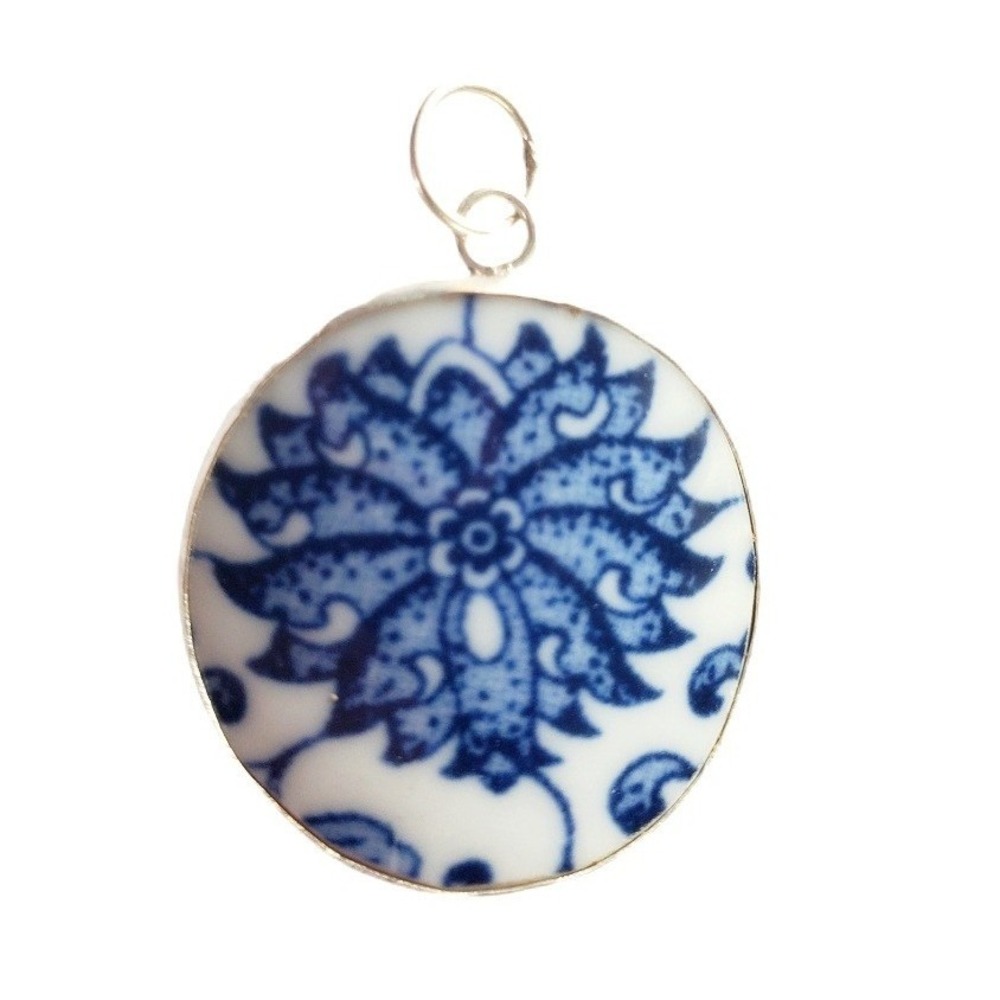 Ming Blue & White Floral‎ Pottery Shard Pendant Porcelain Chinoiserie Jewelry